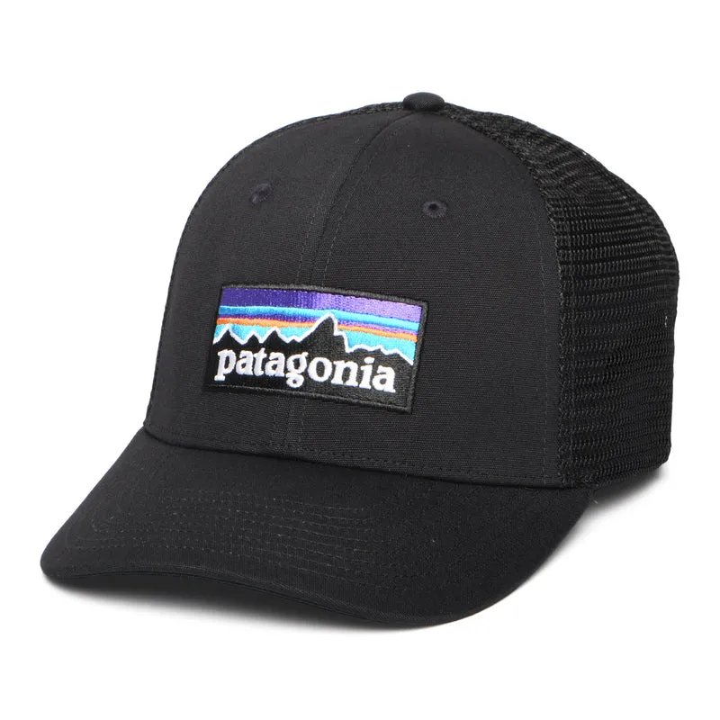 Patagonia P-6 Logo LoPro Trucker Cap aus organischer Baumwolle - Schwarz