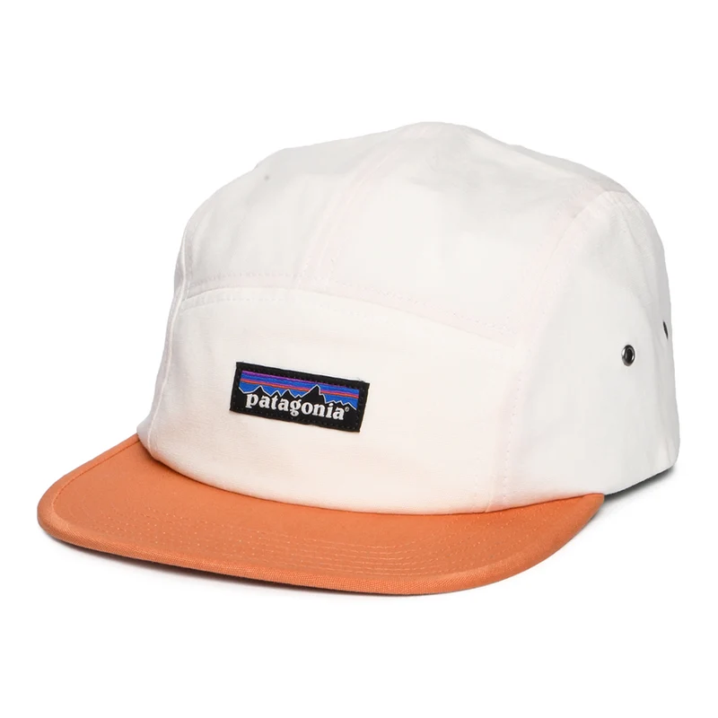 Patagonia P-6 Label Maclure 5 Paneelen Cap aus organischer Baumwolle - Cremeweiß-Rostrot