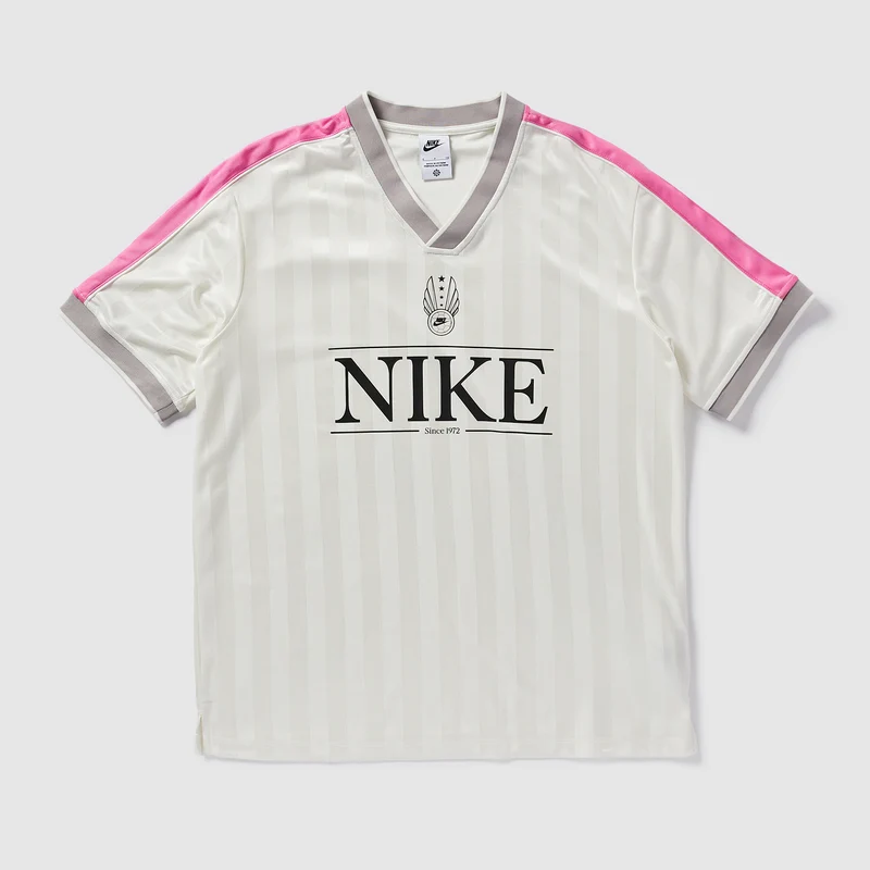 Nike Trikot mit V