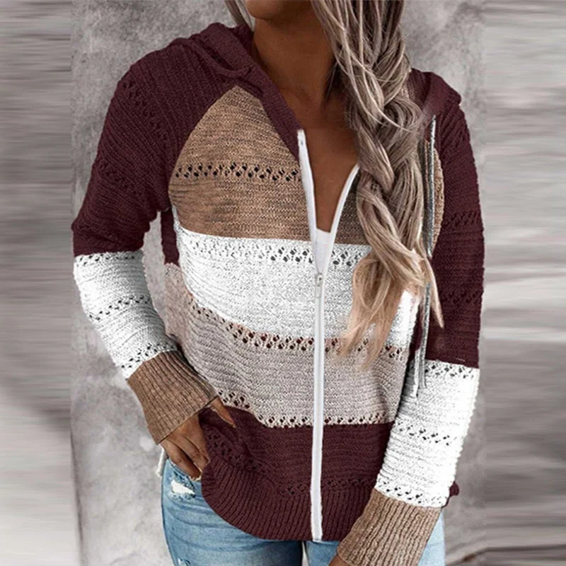 Herbstliche Kapuzenstrickjacke