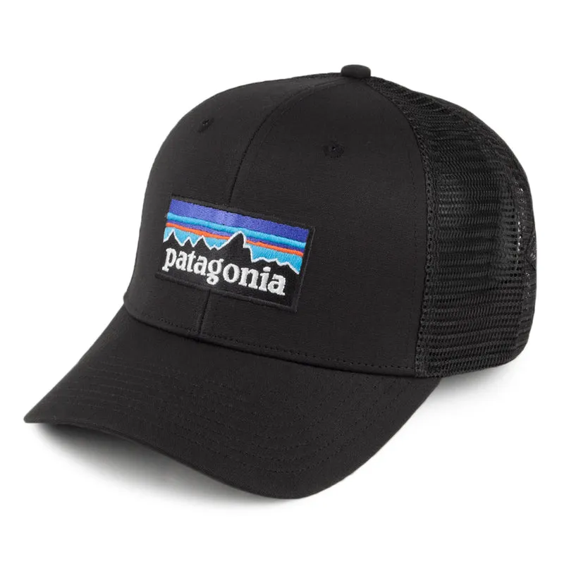 Patagonia P-6 Logo Trucker Cap aus organischer Baumwolle - Schwarz
