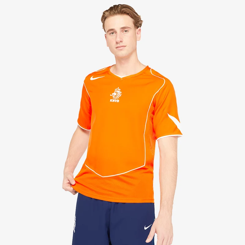 Nike Replika