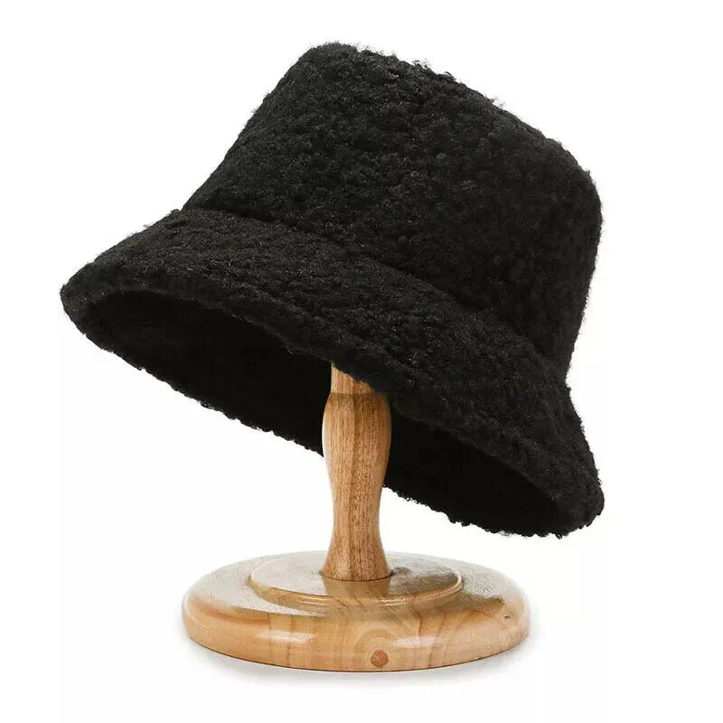Warmer Winterlicher Teddy-Bucket-Hut - Livia