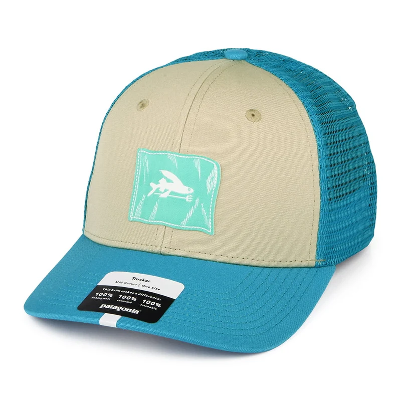 Patagonia Fly The Flag Label Trucker Cap aus organischer Baumwolle - Hellbraun-Blau